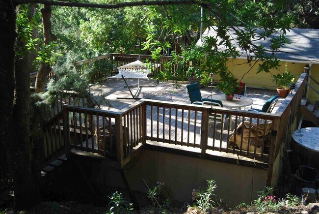 Building Photo - 12061 Pleasant Way