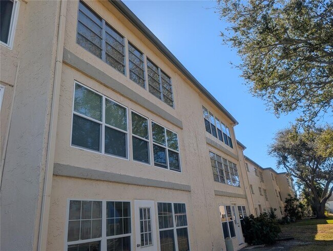 Building Photo - 11620 Park Blvd