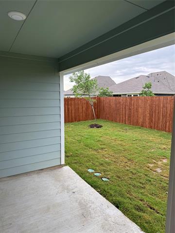 Building Photo - 2335 Gardenia Ln