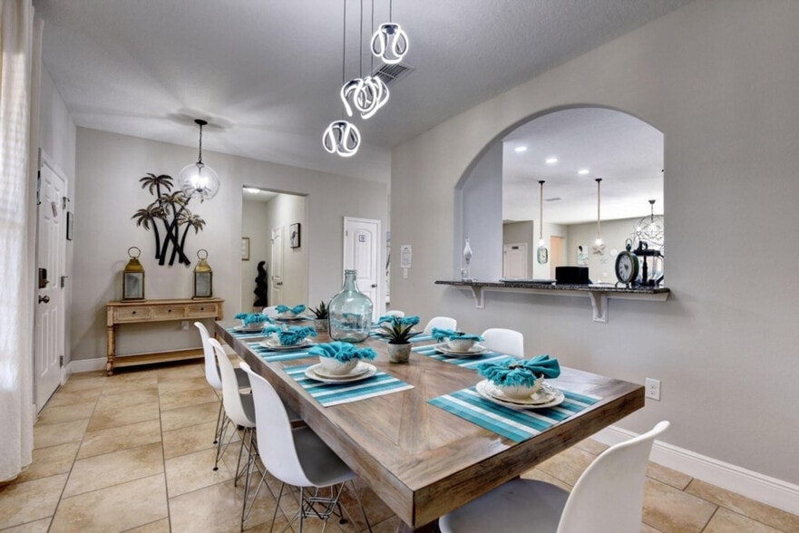 Building Photo - 5250 Wildwood Wy