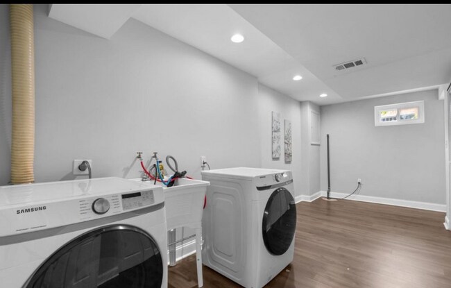 Building Photo - 9802 Cherry Tree Ln