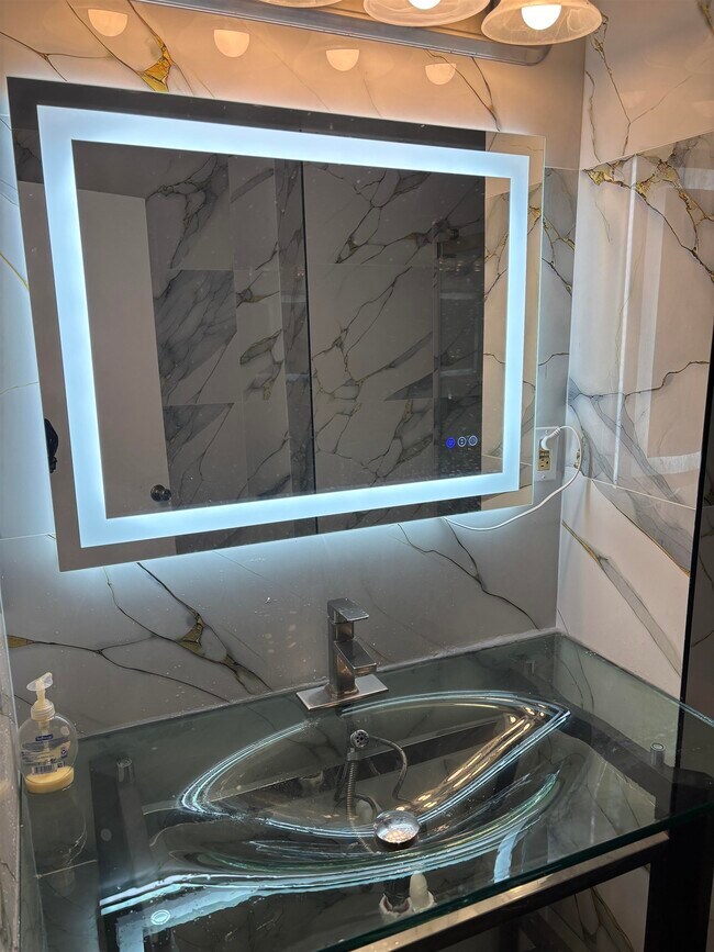 Building Photo - 109 Centre Ave