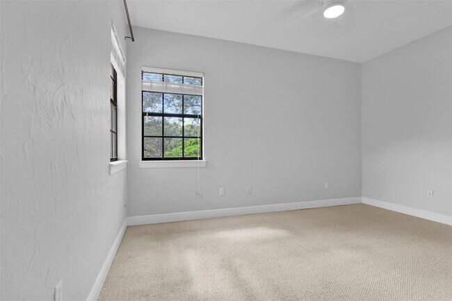 Building Photo - 7535 Old Thyme Ct