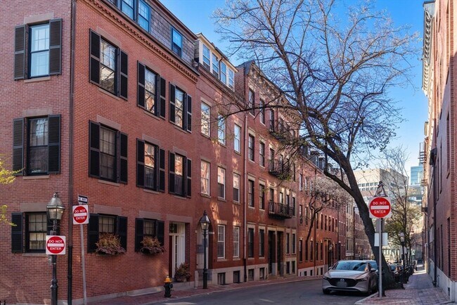 Building Photo - 62 W Cedar St