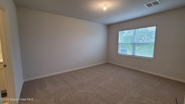 Building Photo - 591 Mimosa St SW