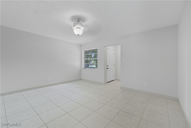 Building Photo - 1069 Highlands Dr
