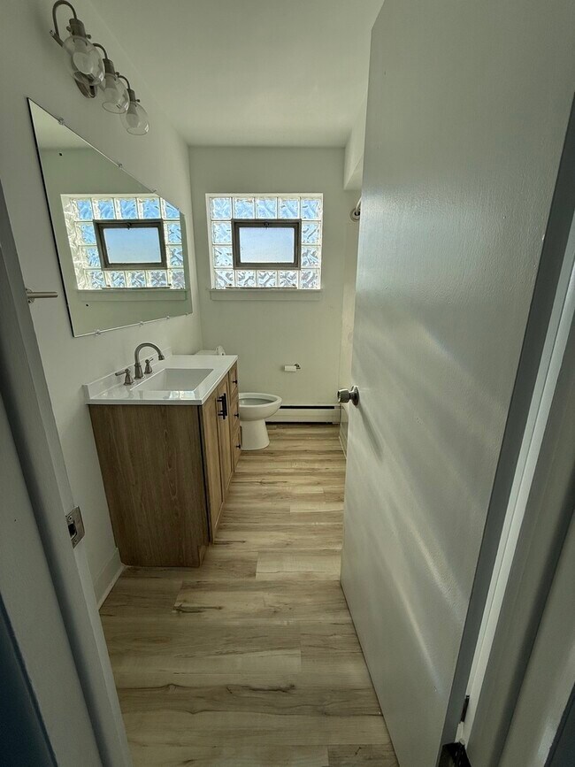 Building Photo - 5445 S Kilbourn Ave