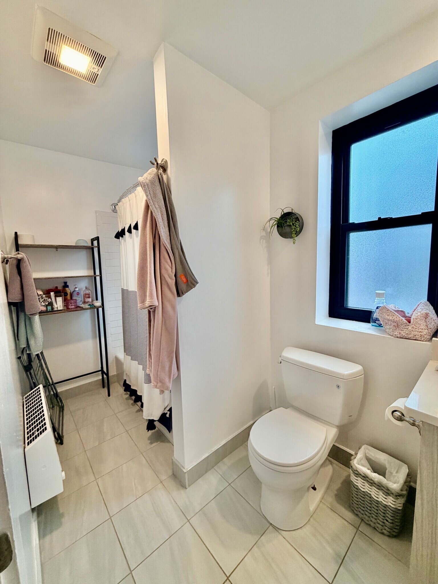 Building Photo - 845 Beacon St