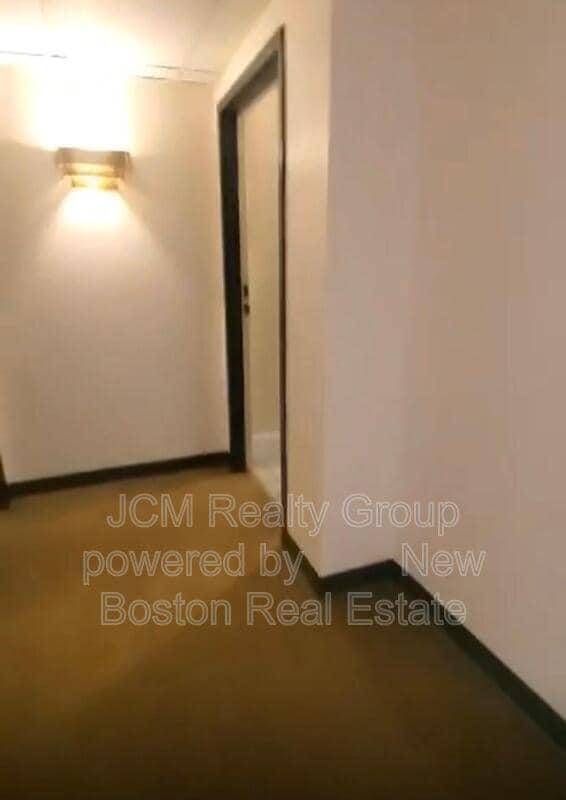 Building Photo - 80 Sagamore St