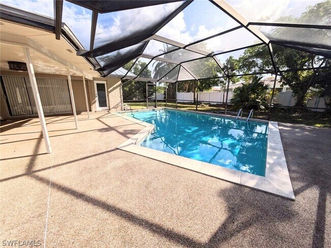 Building Photo - 1548 Whiskey Creek Dr