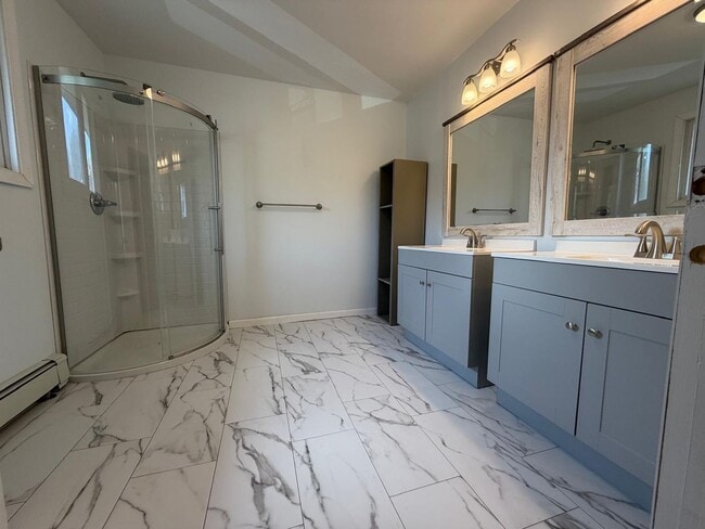 Building Photo - Spacious 5-Bedroom Home with Modern Features