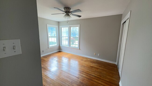 Building Photo - 1207 Redondo Dr