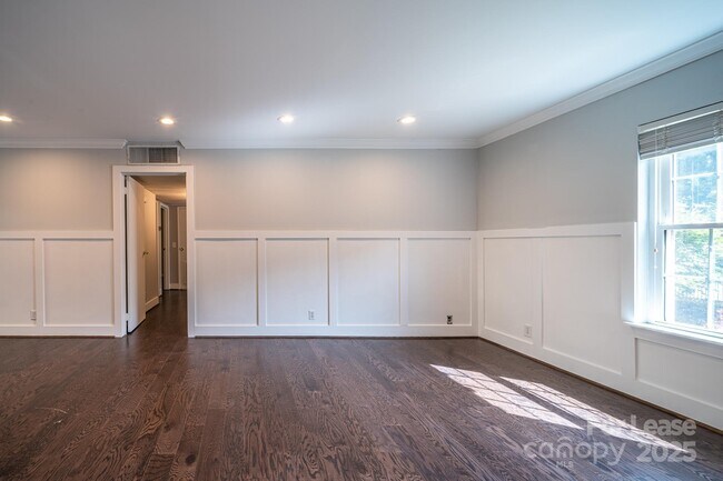 Building Photo - 2626 Park Rd