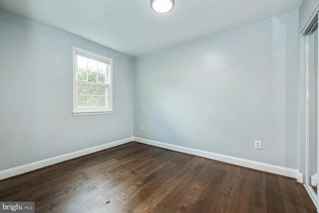 Building Photo - 702 Quince Orchard Blvd