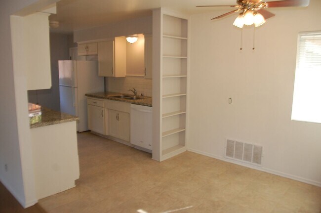 Building Photo - 092