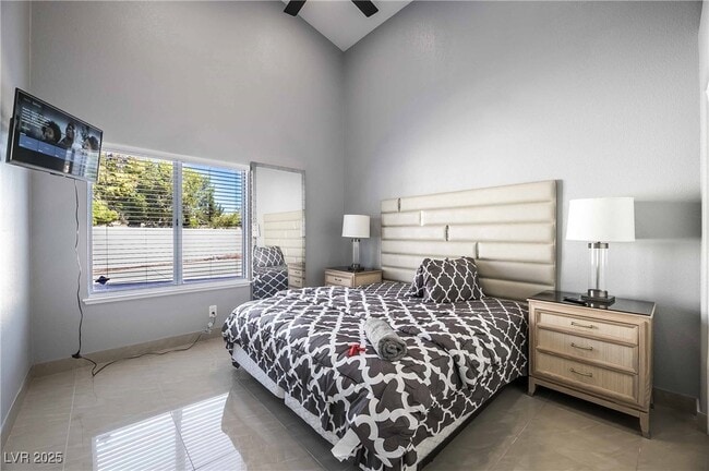 Building Photo - 1400 Castle Crest Dr