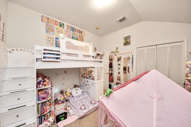 Building Photo - 1611 Bob White