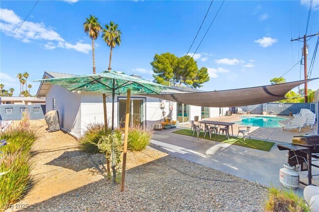 Building Photo - 1531 Commanche Dr