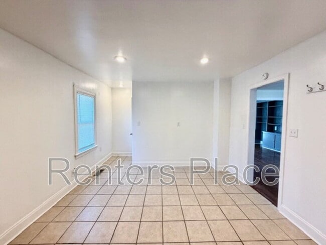 Building Photo - 5502 S Owasso Ave