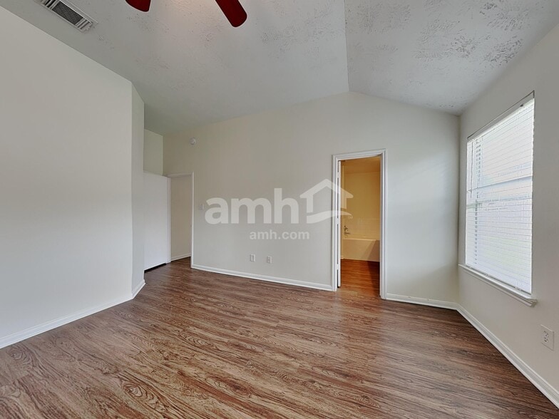 Building Photo - 2543 Fox River Ln