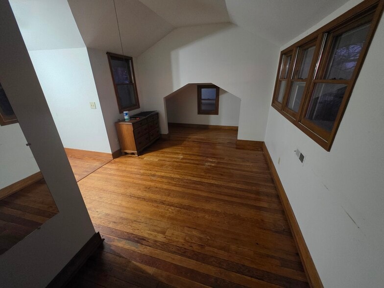 Building Photo - 300 1st St