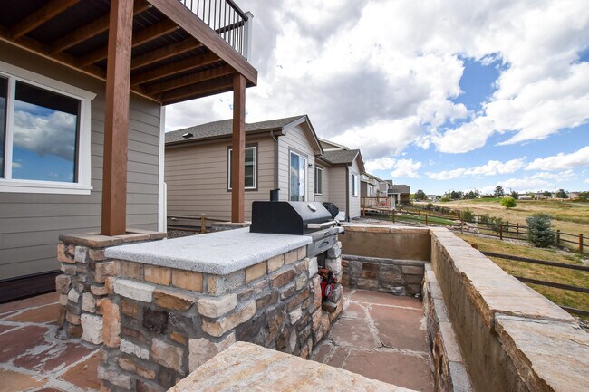 Building Photo - 9761 Beryl Dr