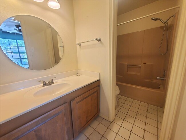 Building Photo - 2030 Plantation Dr