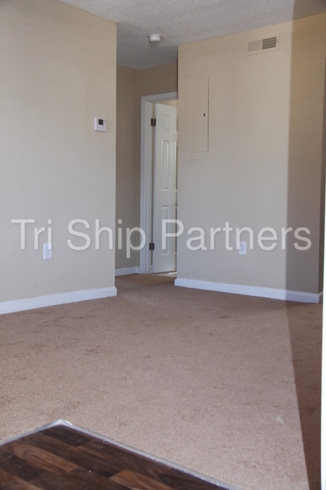 Building Photo - Available for Immediate Move In