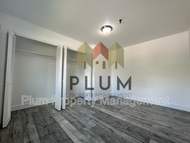 Building Photo - 1547 S Higgins Ave