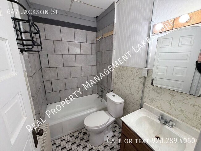 Building Photo - 647 Jackson St