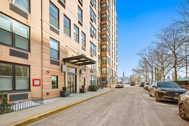 Building Photo - 2 Constitution Ct