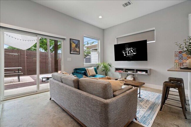 Building Photo - 6301 Santos St