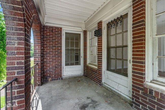 Building Photo - 234 Boulevard St