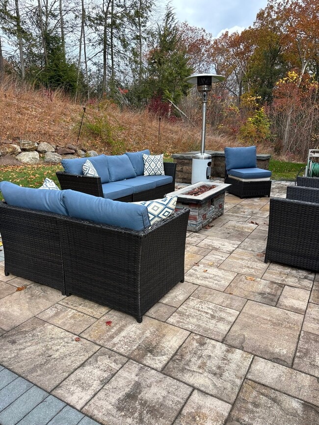 Building Photo - 7 Newcastle Pl