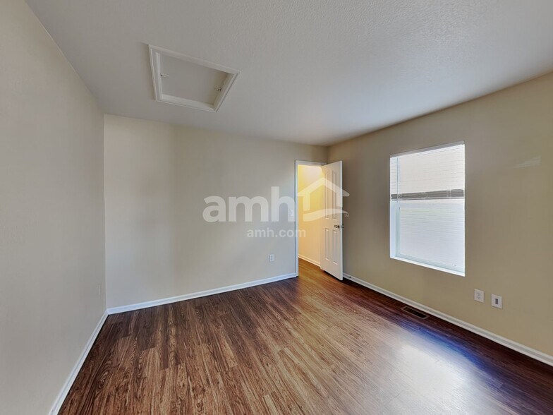 Building Photo - 2630 Coach House Loop