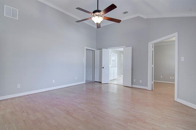 Building Photo - 4204 Lorimar Dr