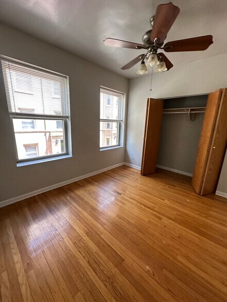 Building Photo - 4237 N Paulina St