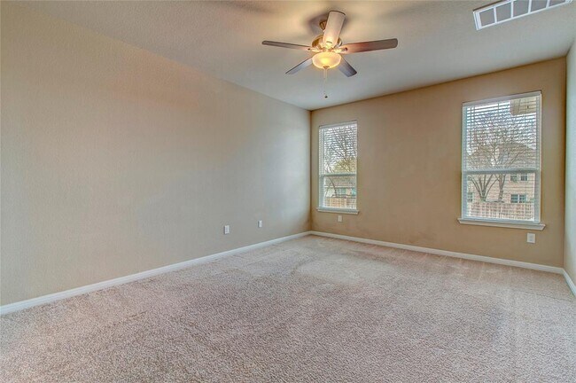 Building Photo - 225 Deep Creek Dr