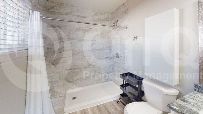 Building Photo - 45 N Melrose Ave