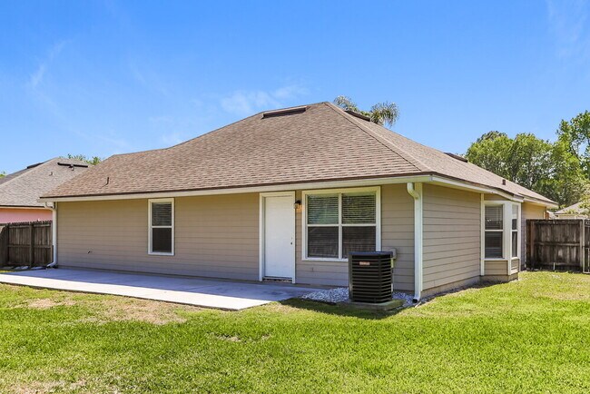 Building Photo - 12271 Cobblefield Cir N