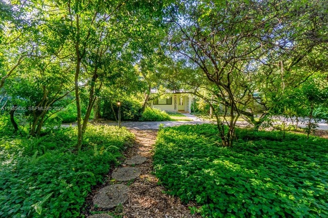 Building Photo - 6290 SW 86th St