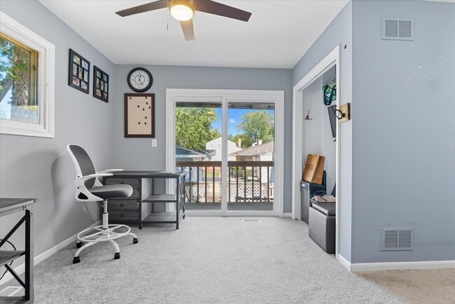 Building Photo - 830 Russell Ave