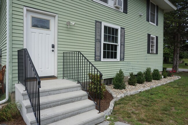 Primary Photo - 64 Mill St