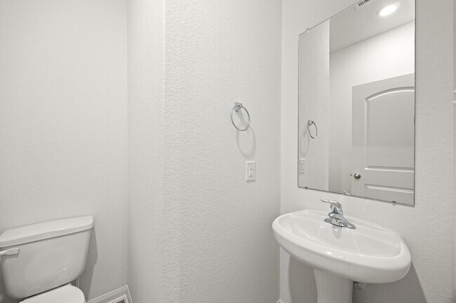 Building Photo - 15243 Crescent Brookfield Dr