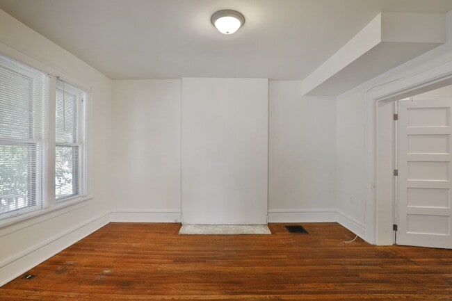 Building Photo - 126-126.5-1265 Frambes Ave