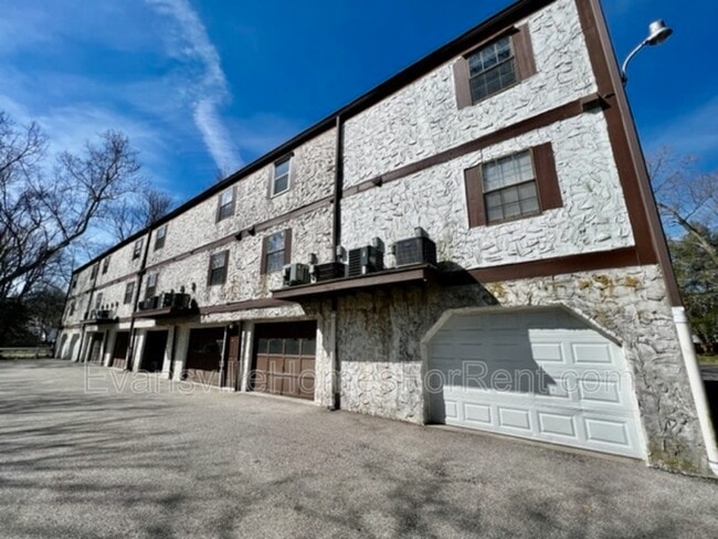 Building Photo - 1614 Speaker Rd