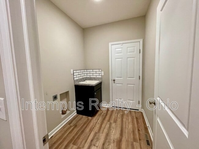 Building Photo - 7311 Blackwell Dr