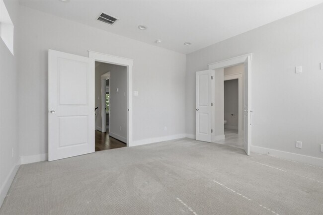 Building Photo - 5305 Donovan Gdns Ln