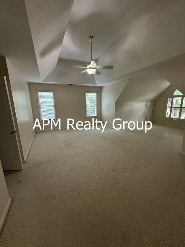 Building Photo - 109 Rolling Creek Cir