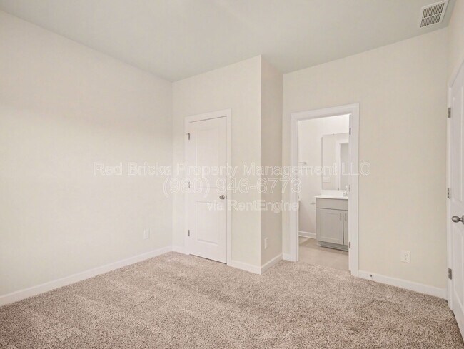 Building Photo - 4426 Millennium Ave